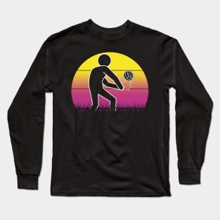 Travel back in time with beach volleyball - Retro Sunsets shirt featuring a player! Long Sleeve T-Shirt